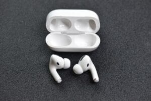 Read more about the article Charge Your AirPods and Find Out About Battery Life